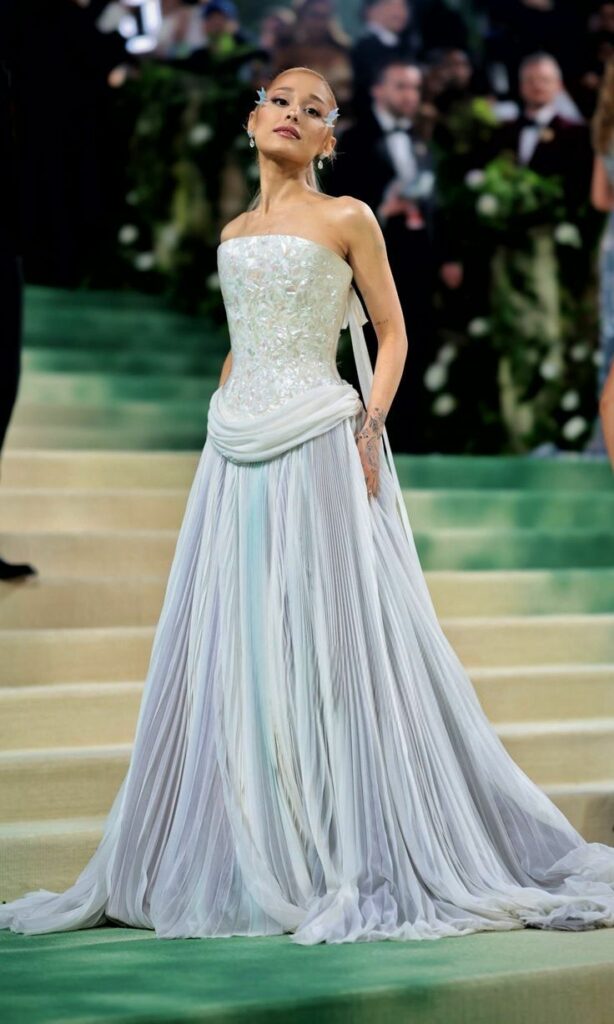 Ariana Grande Red Carpet looks met gala
