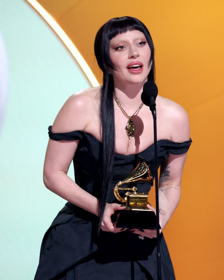 jellyfish trend design at the Grammy's