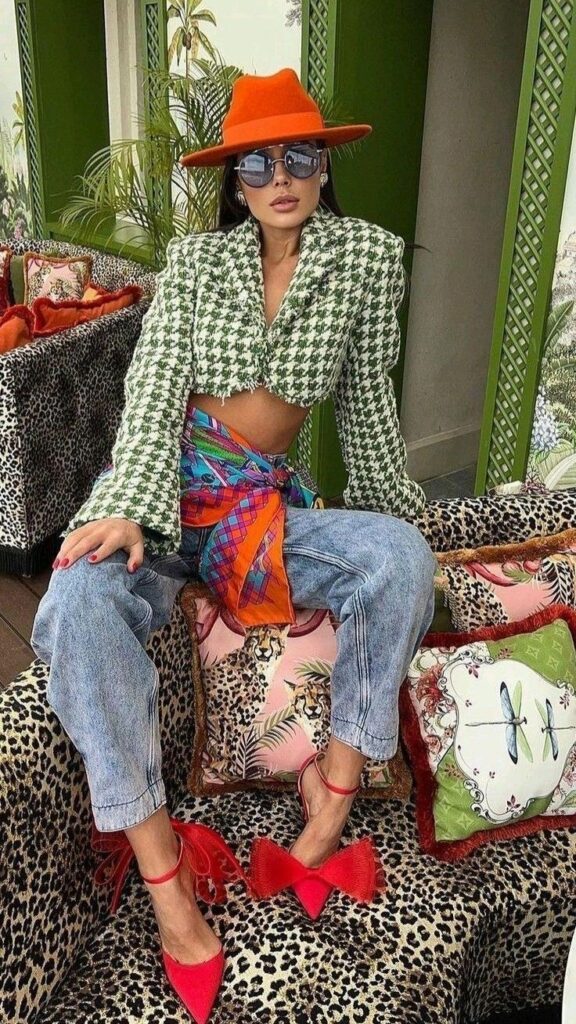 mixing patterns green and blue jeans