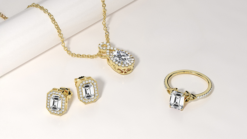 Diamond and gold Birthstone For April