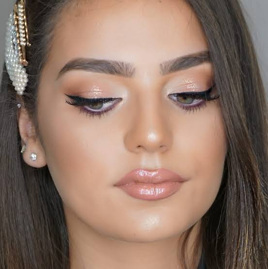 Natural looking makeup