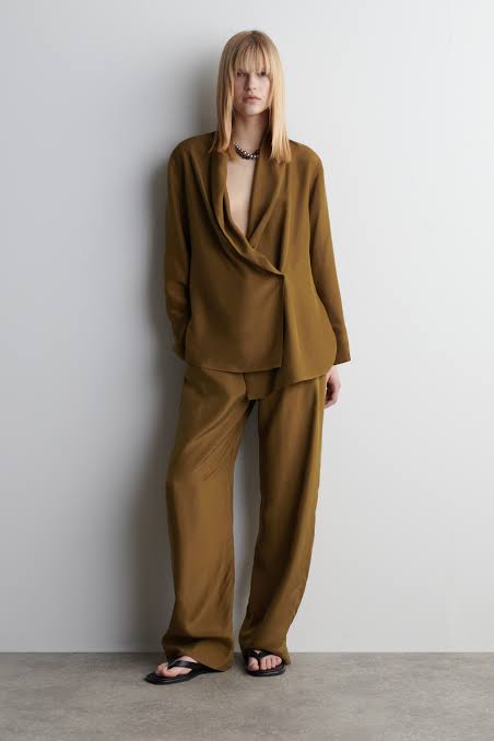 Relaxed Tailoring & Utility Glam 6