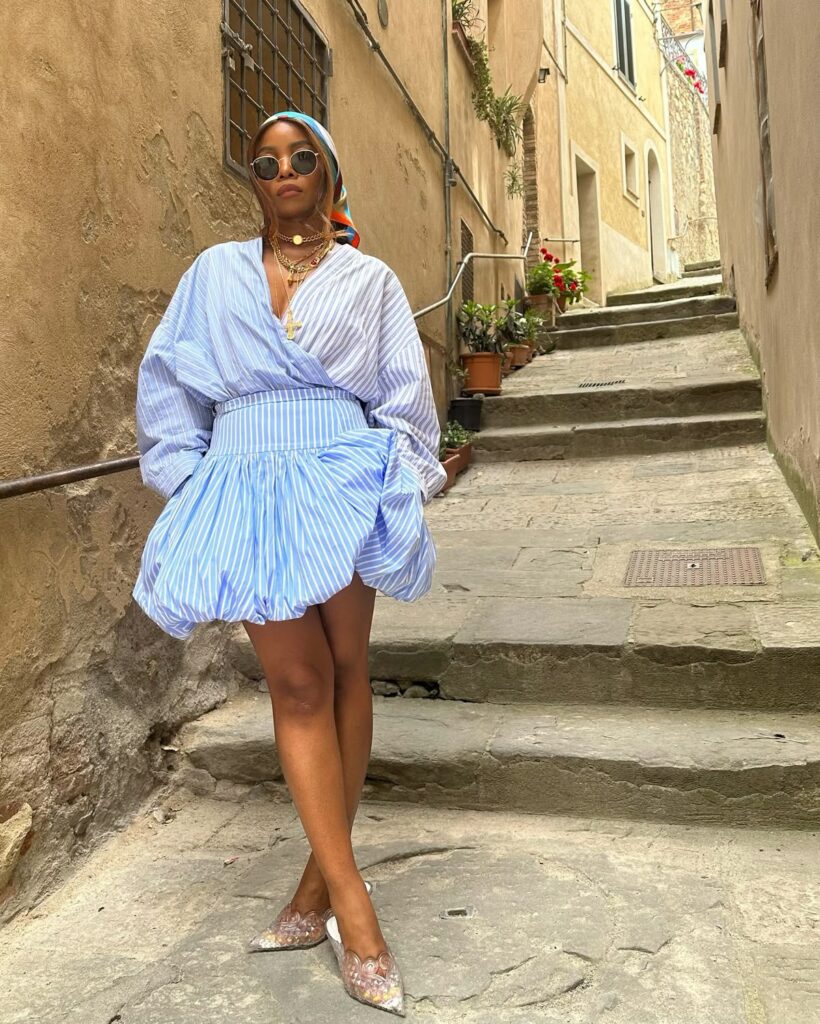 Girl wearing blue striped Bubble skirts
