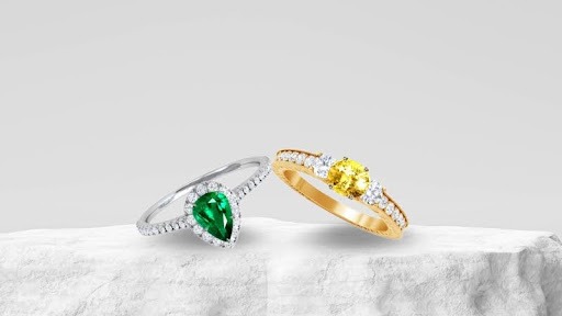 2 Wedding rings for women green and yellow