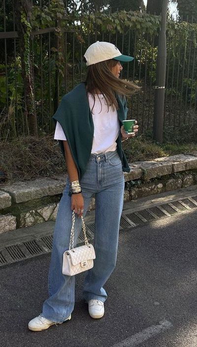 Andy Sachs 2025: How to Rock Cuffed Dad Jeans Like Anne Hathaway