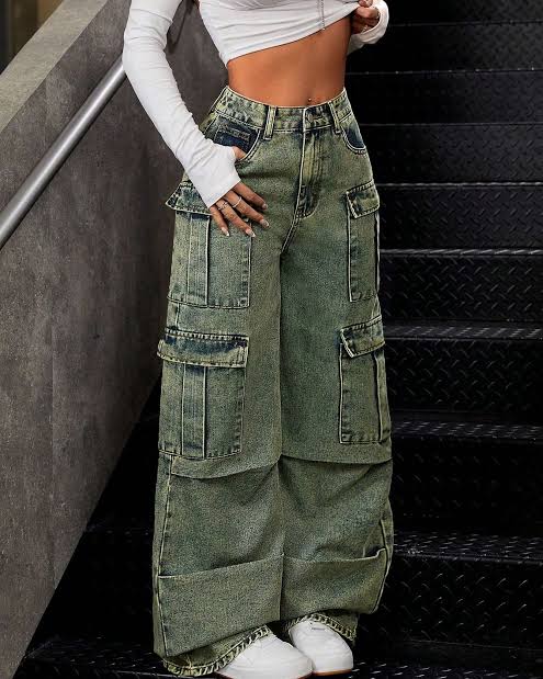 American Eagle Cargo Pants
