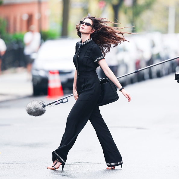 On August 5, 2025, Anne Hathaway appears on the set of “The Devil Wears Prada 2