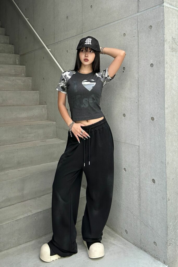 Y2K fashion saggy pants featured image