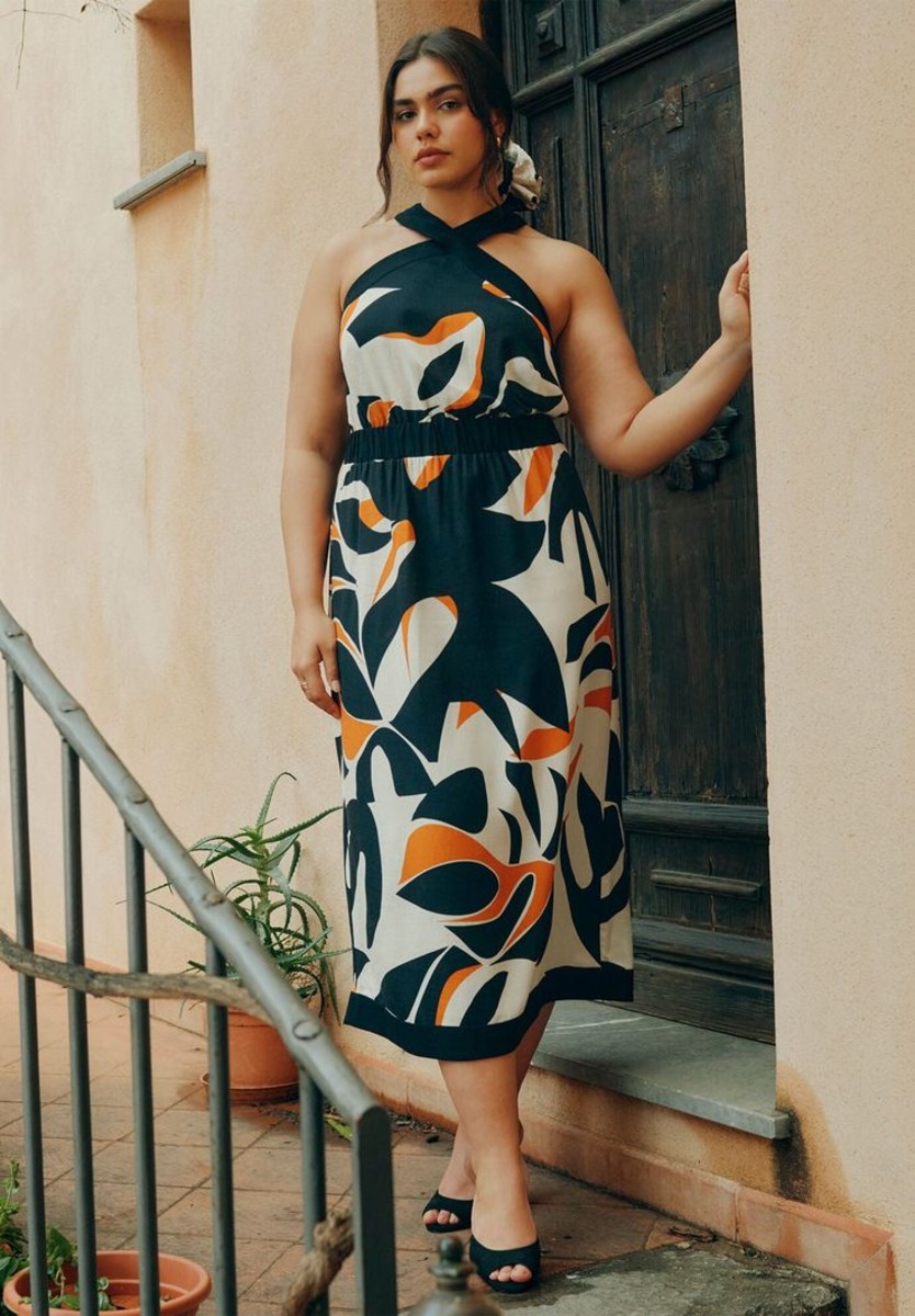 9 Irresistible Halter Neck Dresses - Which One Fits You