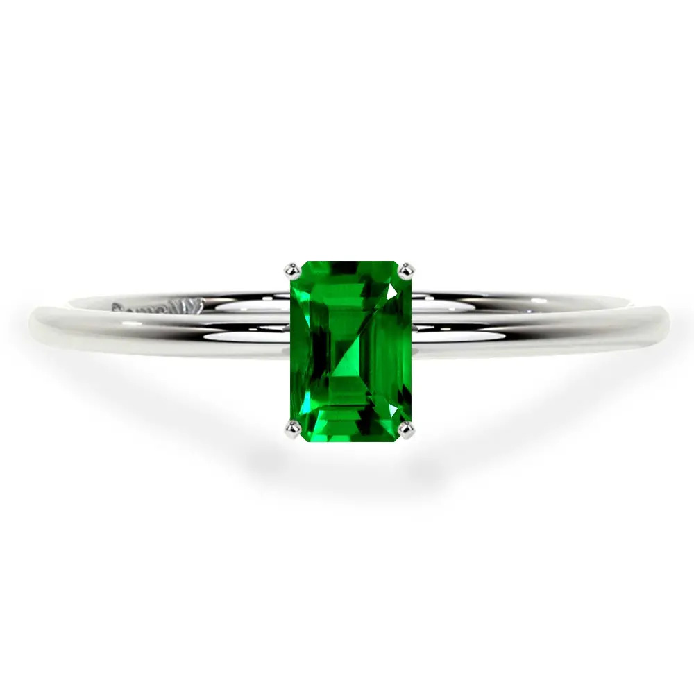 Emerald stone ring