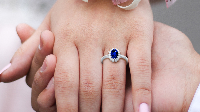 Princess Diana's engagement ring replica