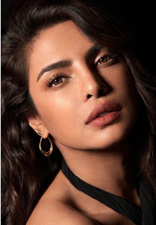 Priyanka Chopra makeup natural glow