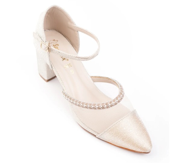 Fashion trends in shoes for brides