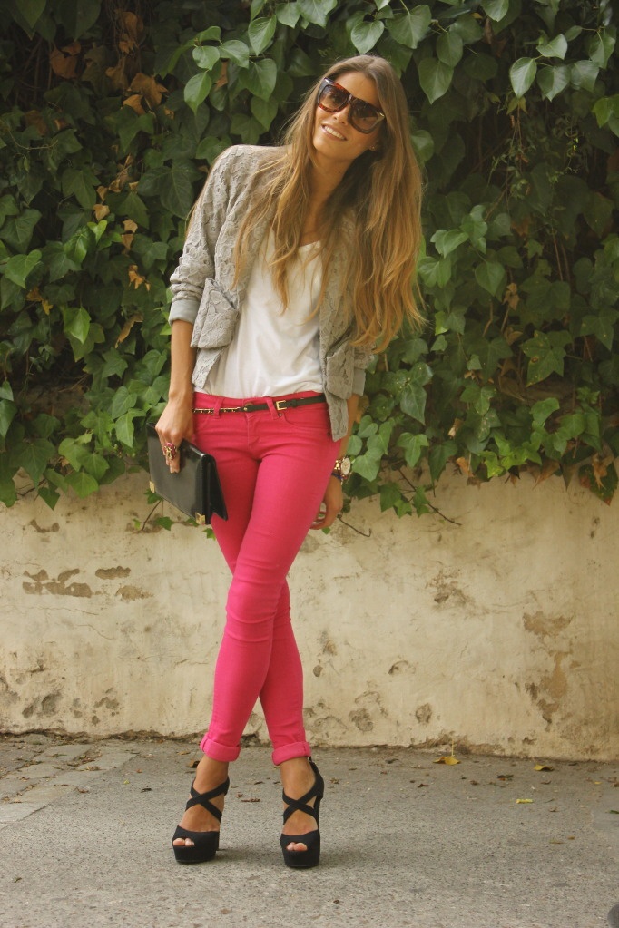 Selecting the Proper Shade of Pink Jeans