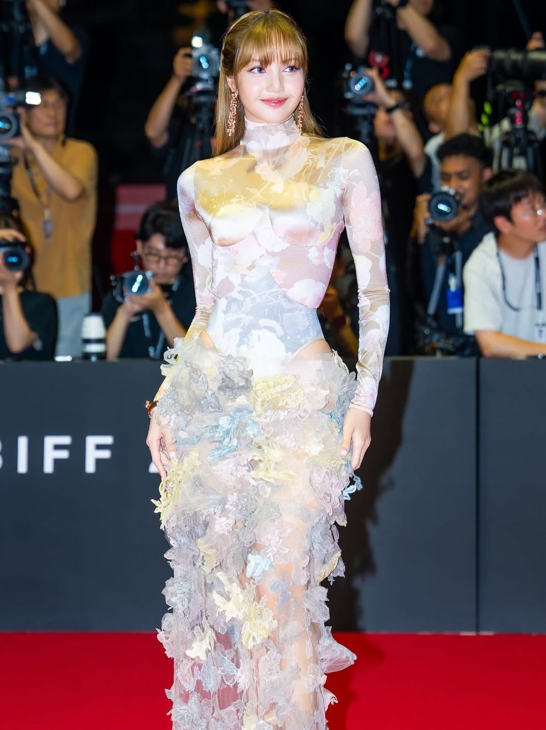 These pieces not only enhanced her looks but also emphasized her role as a fashion trendsetter.