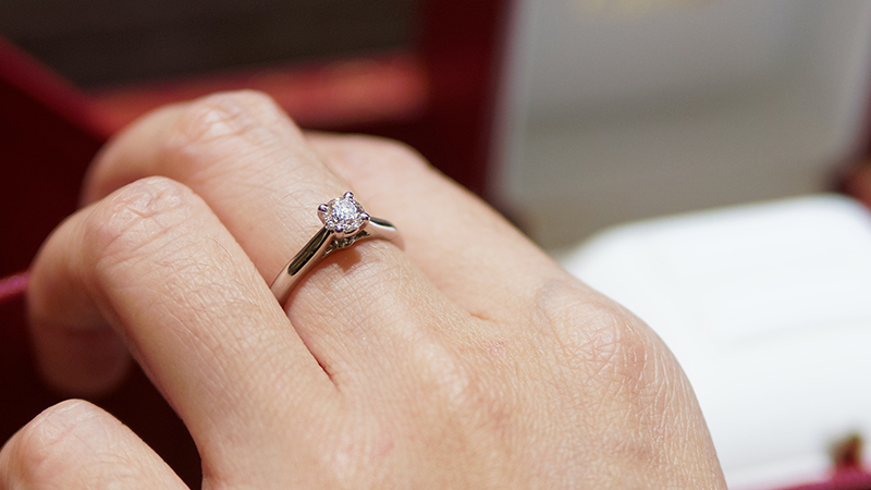 ab-grown diamond engagement rings