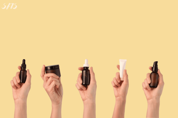 HYands holding cosmetics