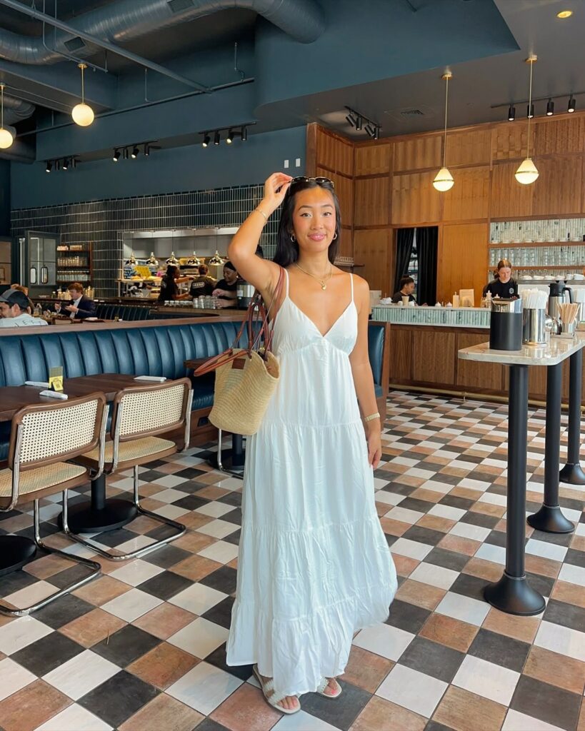 Summer Outfits - white maxi dress 