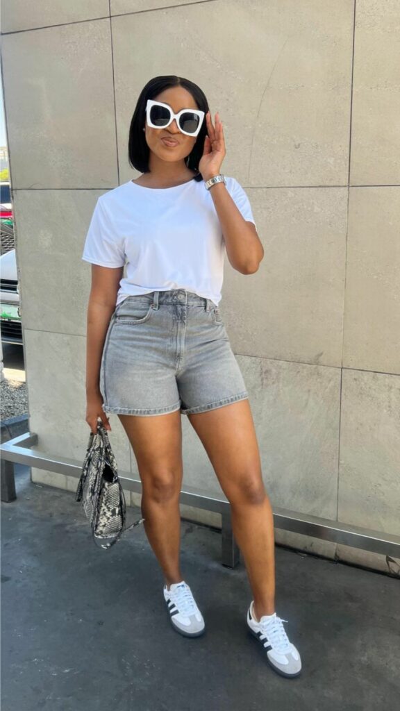 Summer Outfits - denim shorts + white tshirt