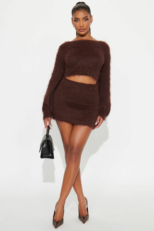 back-to-school outfits sweater crop top and matching skirt