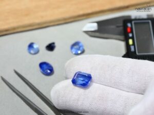 Blue sapphire stones